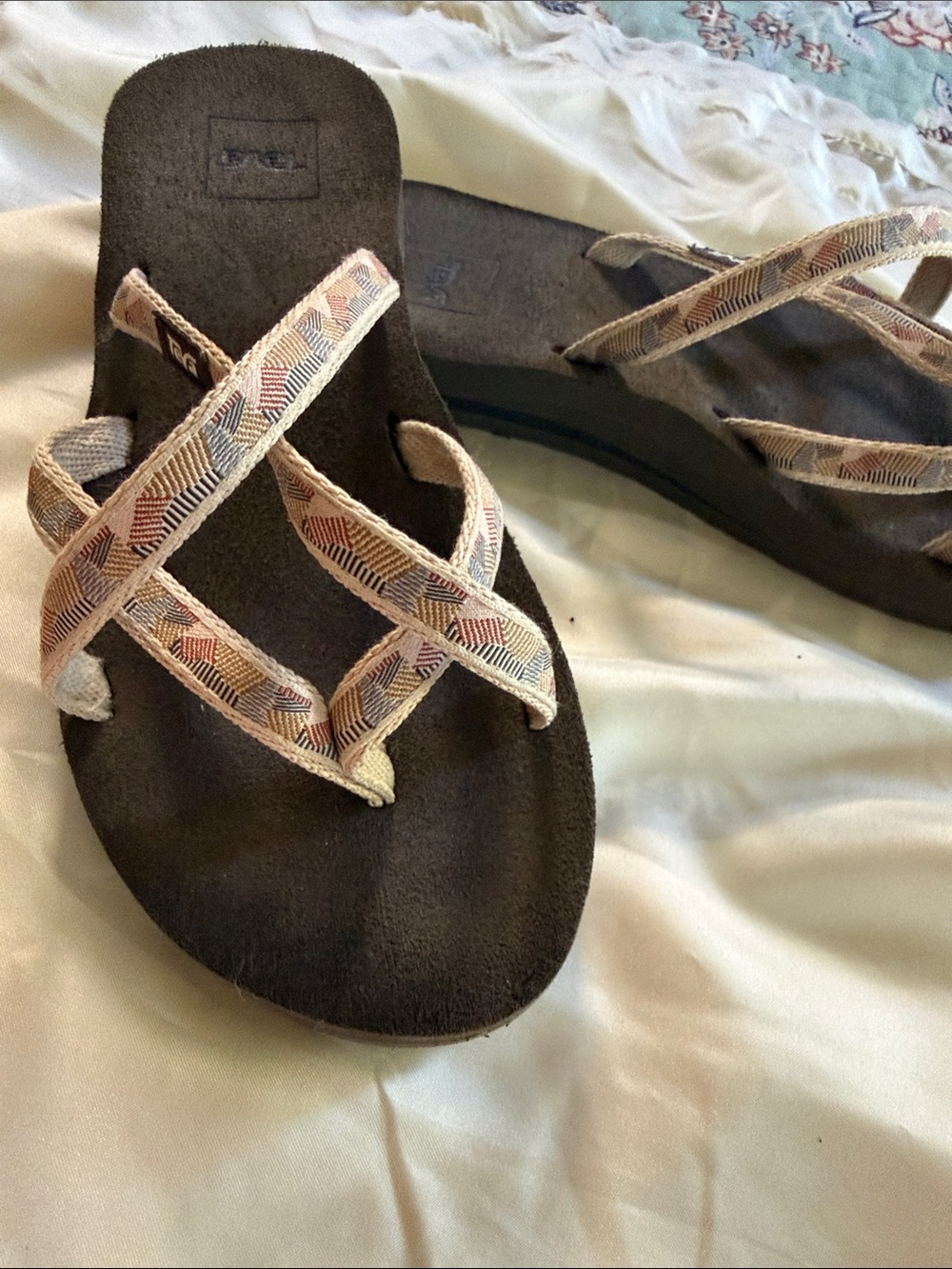 Teva Women’s Black Footbed Sandals with Beige & Rust Patterned Straps Size 6